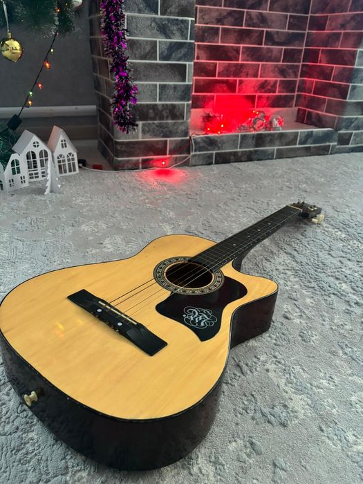 Гитара в хорошем состоянии