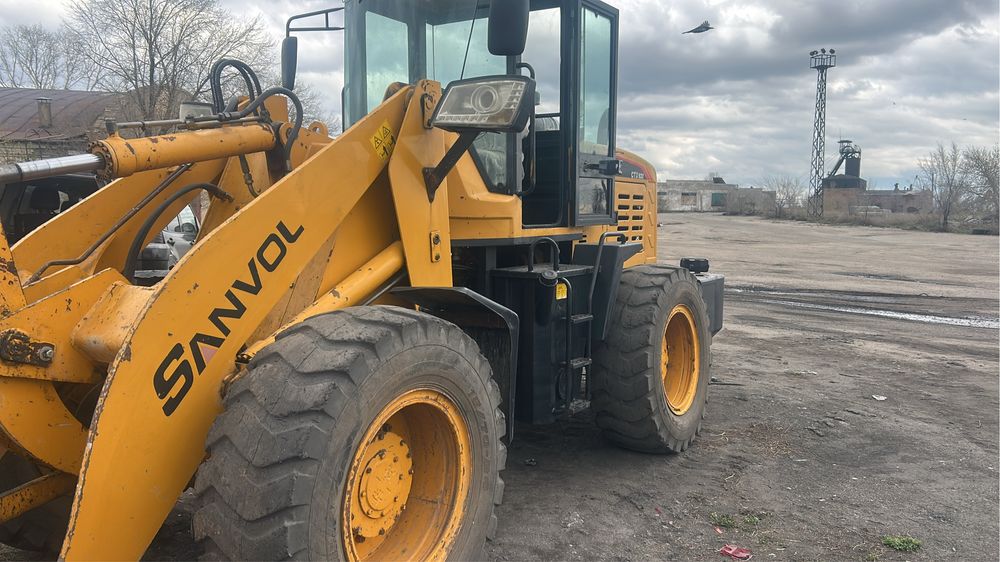 Погрузчик китай 1,5 куб