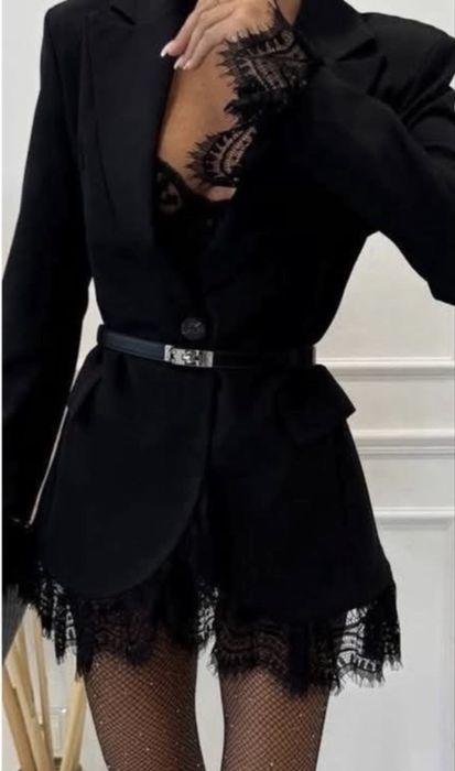 Комплект с дантела