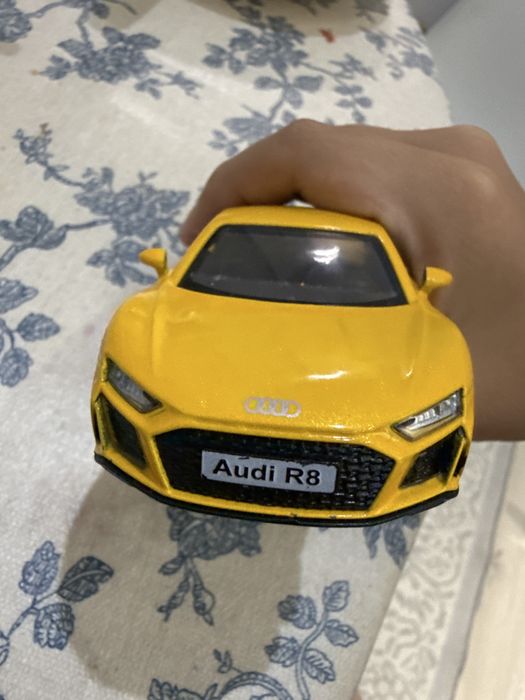 Audi R8 детская машинка