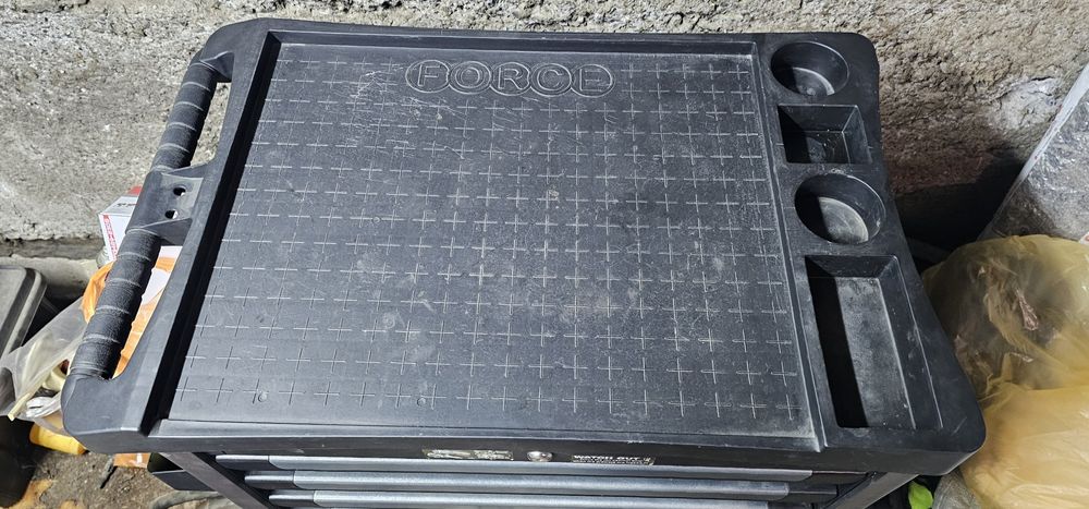 Стол для инструментов