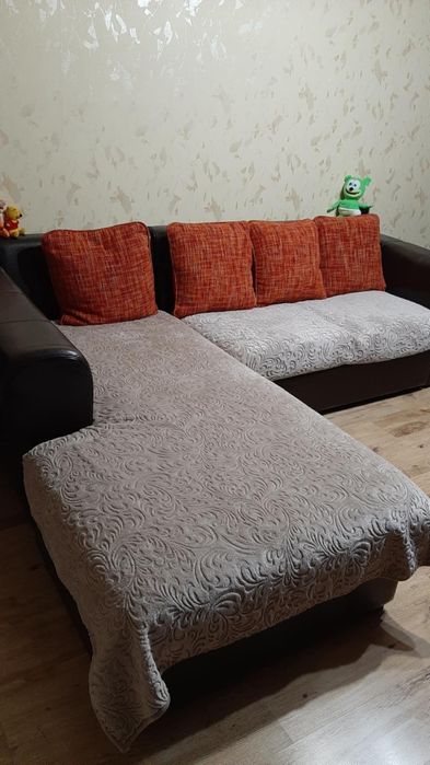Продавам ъглов диван