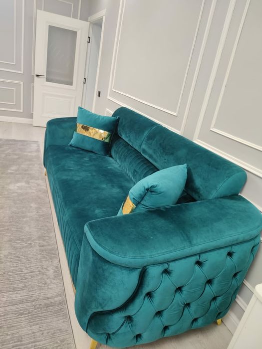 Продается  диван размер 1 х2 40см