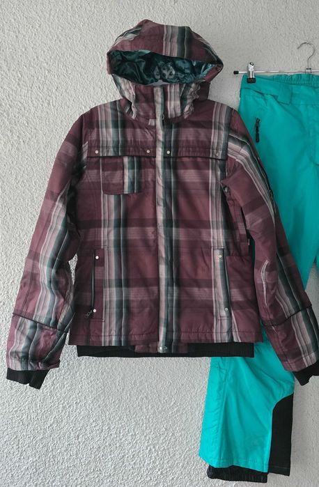 Дамски ски екип 686 ACC и Crivit размер М