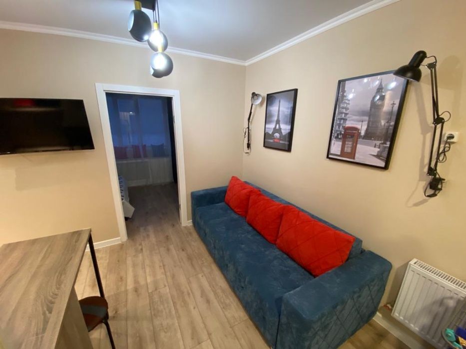 Сдам 1 ком. дизайнерскую квартиру центр ярмарка вокзал артур почасам