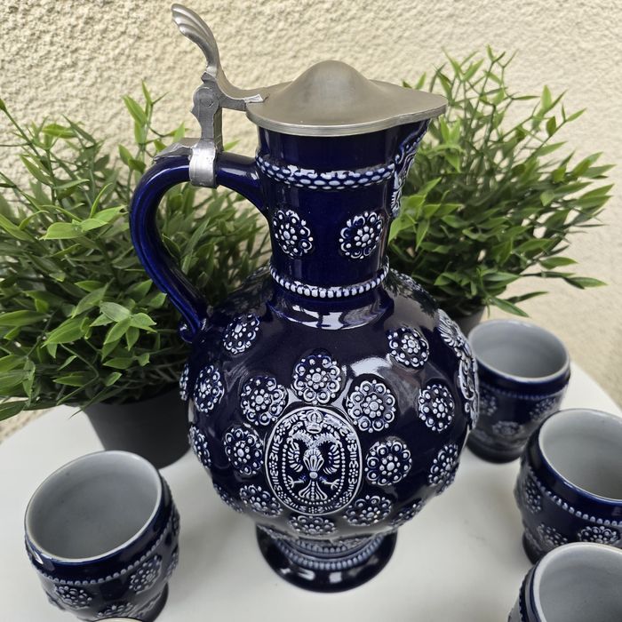 Немски комплект за вино от керамична кана с капак и чаши, произведени