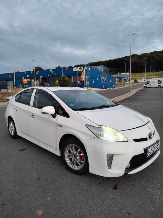 Vând Toyota 3 2012