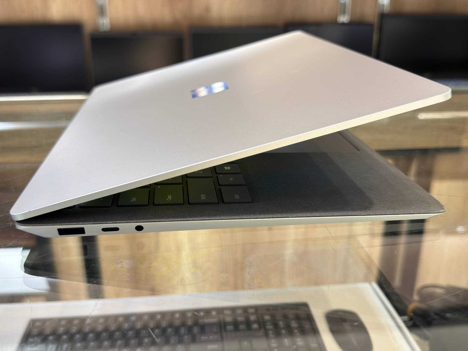 MICROSOFT SURFACE LAPTOP 3 CORE i5-1035G7 ram 8 ssd 256 Сенсорный 2K