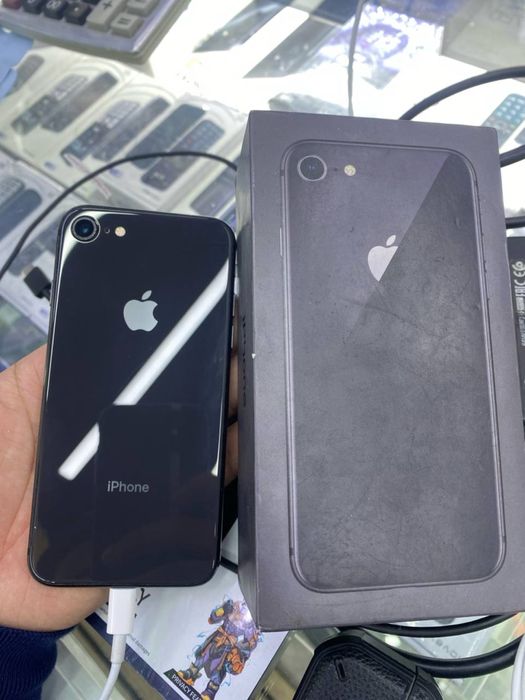 Iphone 8 64 Gb atpechatka ishliydi karobka dokumentlar bor