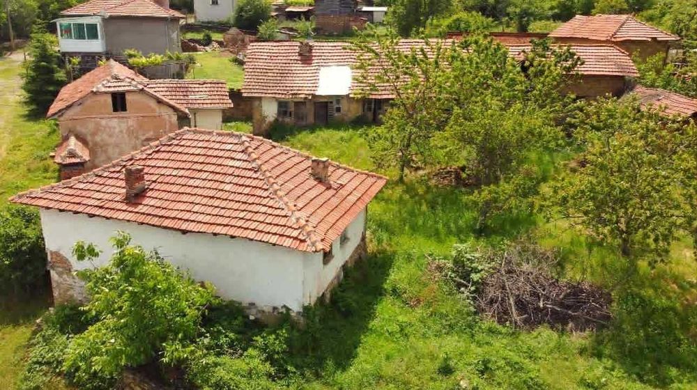 Продава се Къща в с. Пресяка, Област Ловеч - 242 кв.м за 74 €/кв.м - Снимка #6