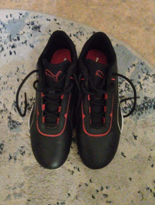 Кросовки под кожу один раз одела