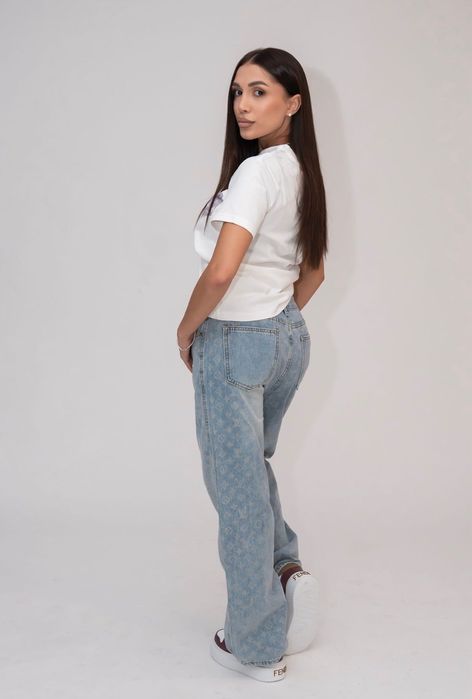 Налична тениска LV