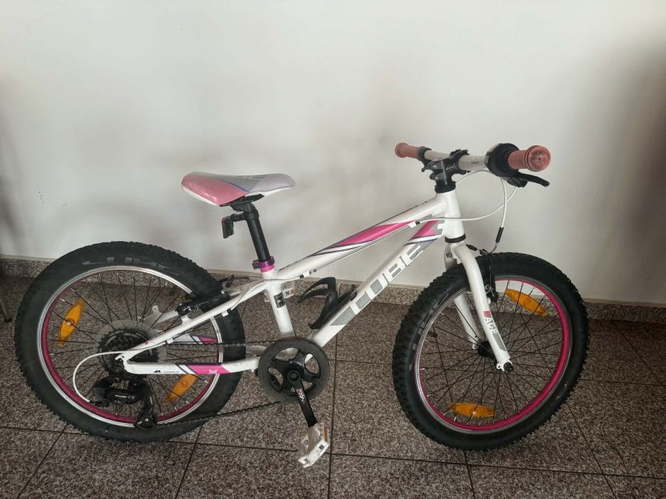 Bicicleta Cube fete 20 inch