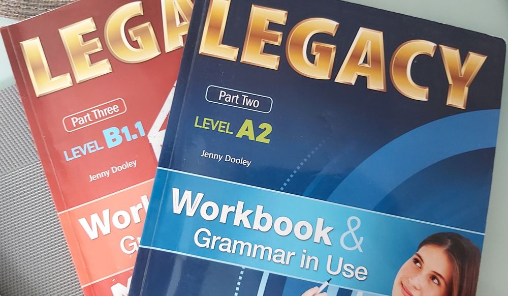 LEGACY В1 учебник+тетрадка с подарък