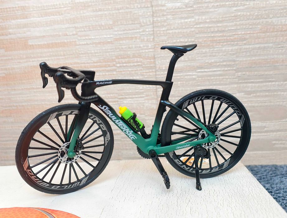 Игрушечный велосипед (модель масштаба 1:8)