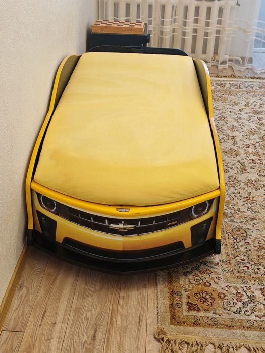 Детская кровать машинка