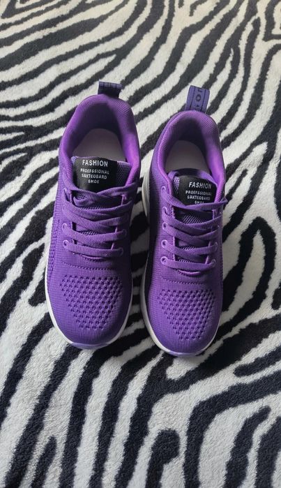 Adidași mov dama