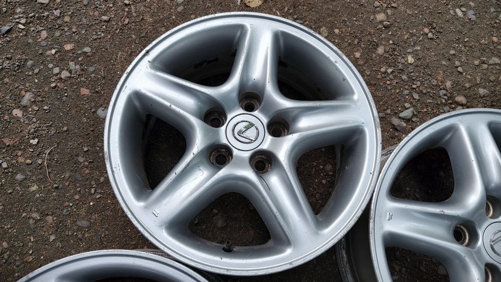 Комплект оригинальных дисков R16. Lexus. Toyota