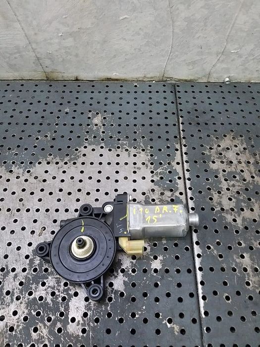 Motoras macara dreapta fata hyundai i10 ba ia
