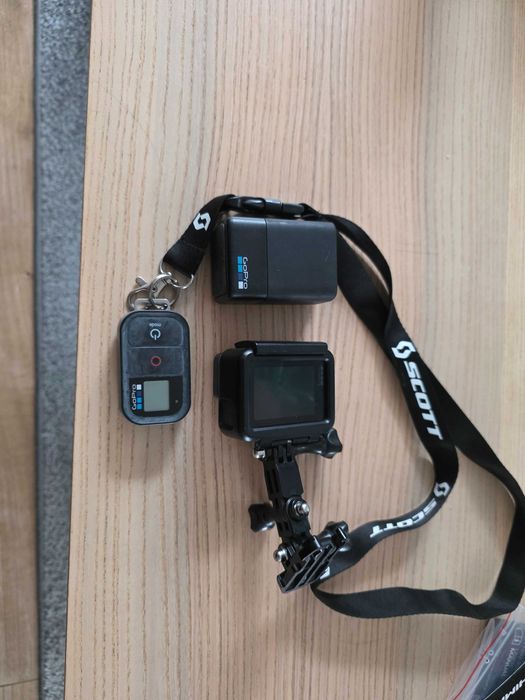 GoPro 6 black cu incarcator 2 baterii si multe accesorii