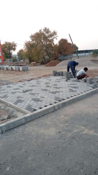 Укладка асфальта и брусчатки