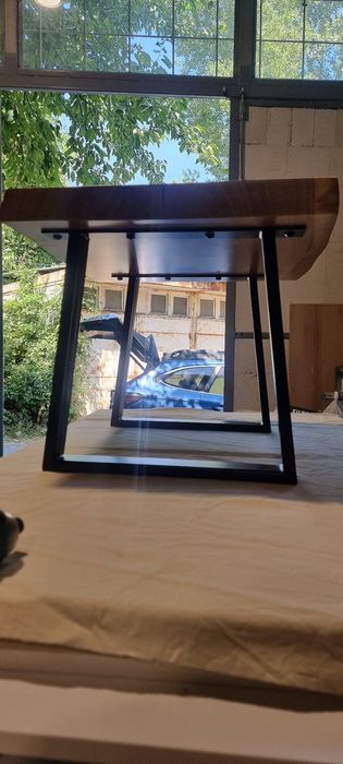 Маса от масив дъб