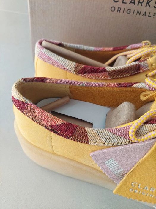 НОВО! Дамски обувки тип Wallabees Limited Edition Clarks Жълто