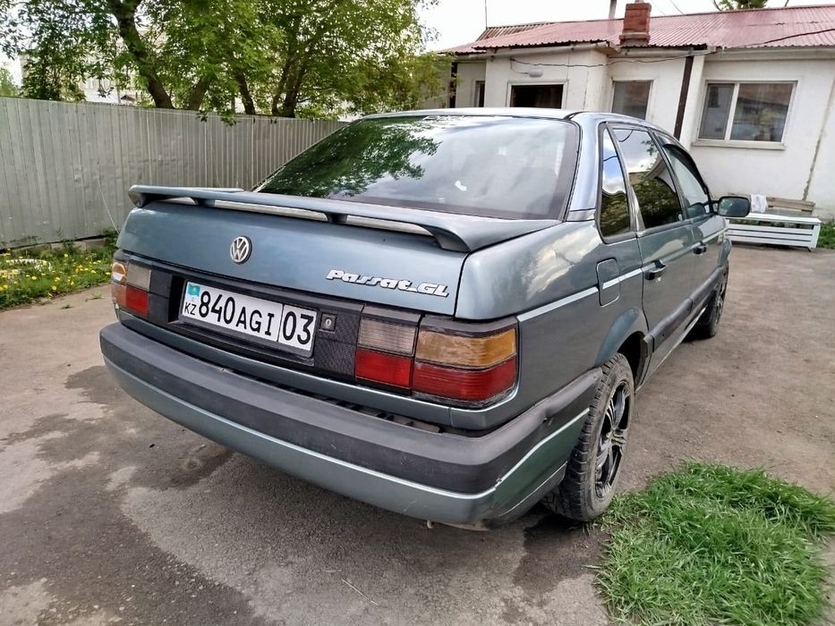 Volkswagen Passat 1.8 обменяю