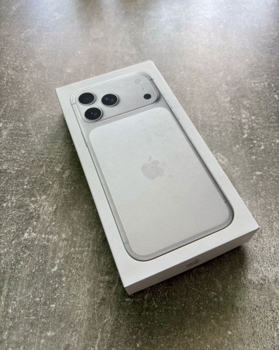 Продавам Apple iPhone 17 Pro Max 1TB – Чисто нов, неактивиран!