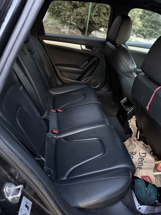 Vand sau schimb audi a4 b8 2011! Euro 5 143 cp Automat