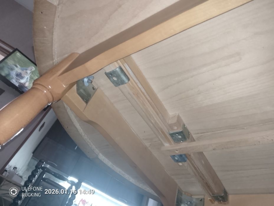 Кухненска маса от дърво