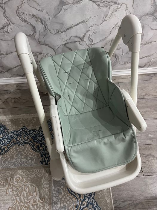 Детский стульчик для кормления