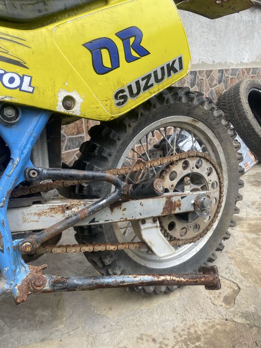 Suzuki dr 600 само на части