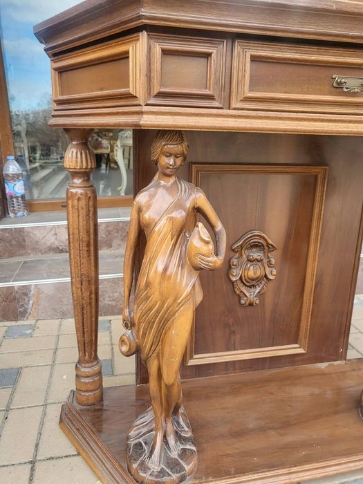 Шкаф с огледало. Красиво