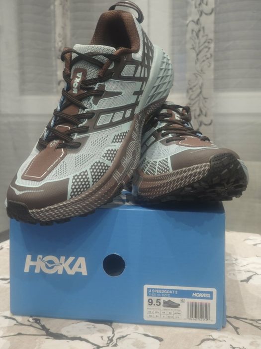 H O K A     Speedgoat 2