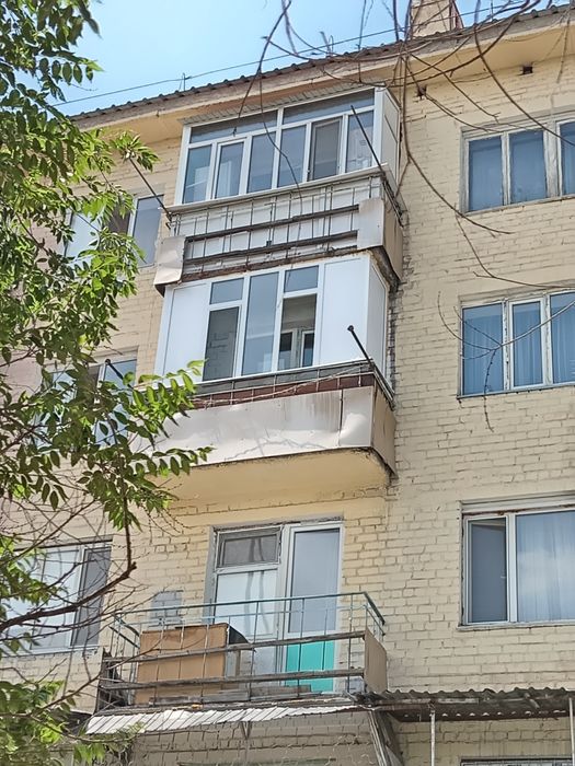 Балкон новый окна