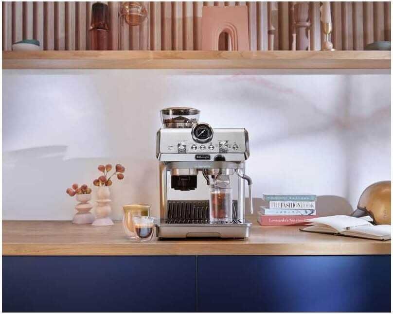 Распродажа Кофеварка рожковая DeLonghi EC9255. T