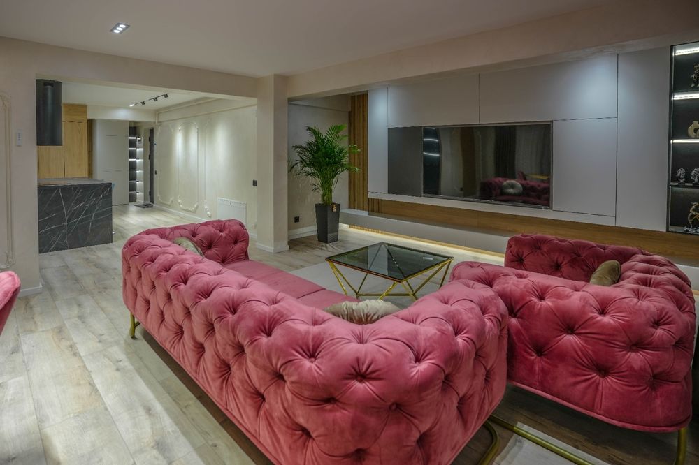 Penthouse de închiriat .