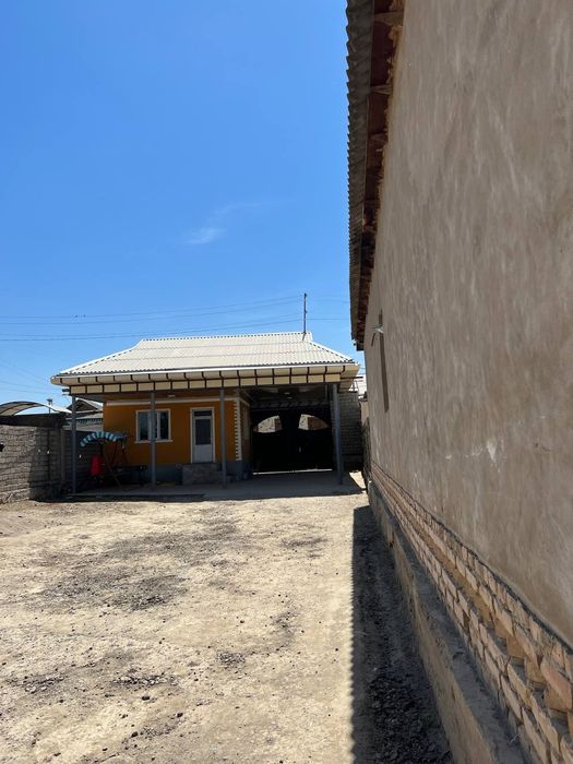 Ховли уй сотилади бахт шахарда