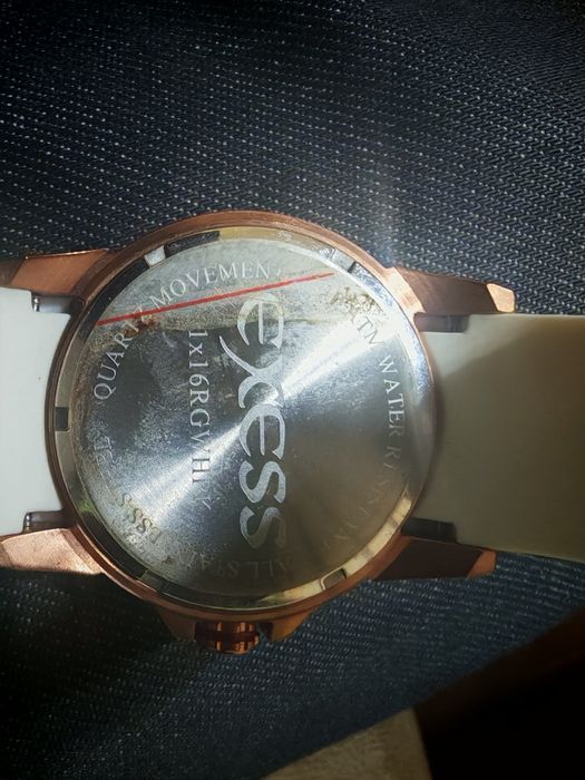 Продавам 2 броя EXESS