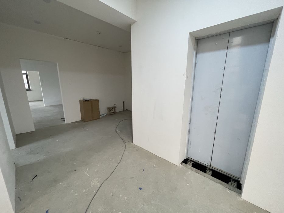 Сдам в аренду здание, Эко базар, Первая линия под офис, кафе V1