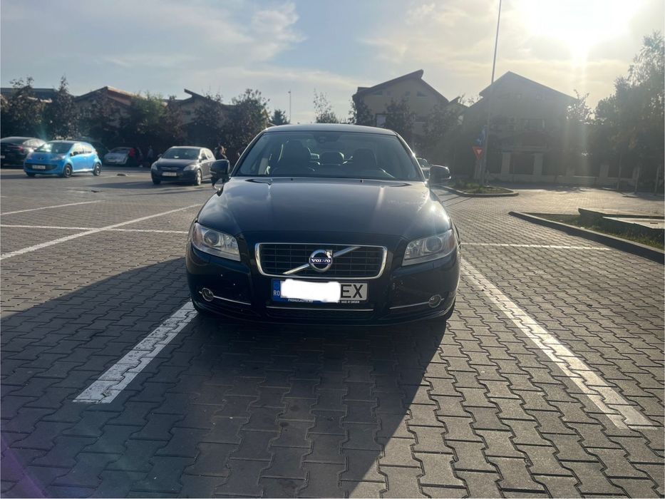 Volvo S80 Vând Volvo S80 D3 215 CP. Summum