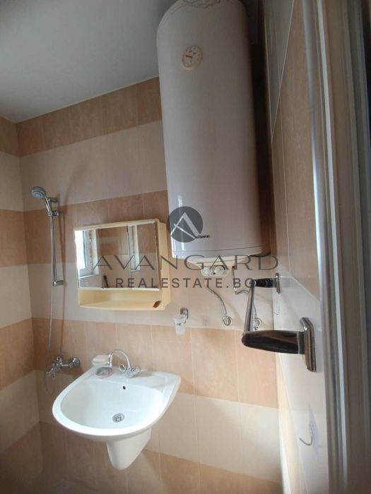 Продава се Тристаен апартамент в Пловдив, Христо Смирненски - 82 кв.м за 1804 €/кв.м - Снимка #6