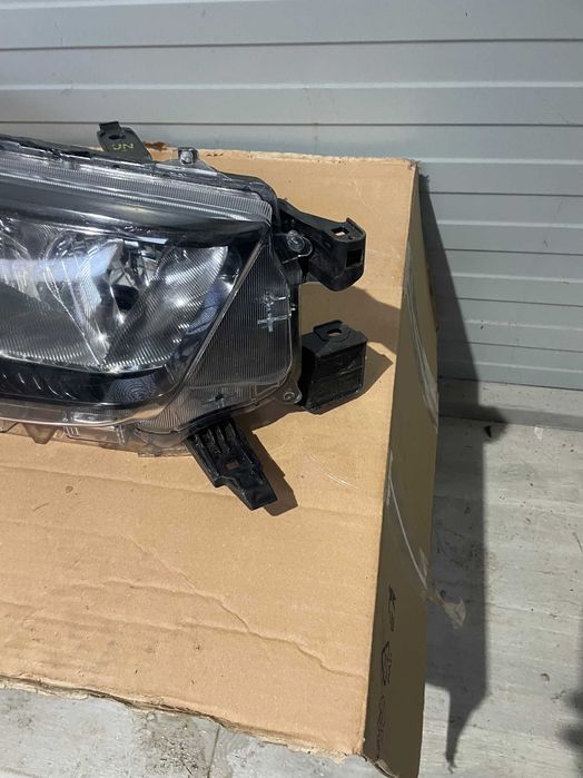 Far dreapta Toyota Hilux an 2020-2022 cod 811100KK60