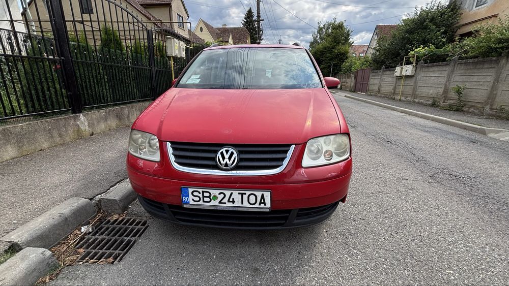 VOLKSWAGEN Touran