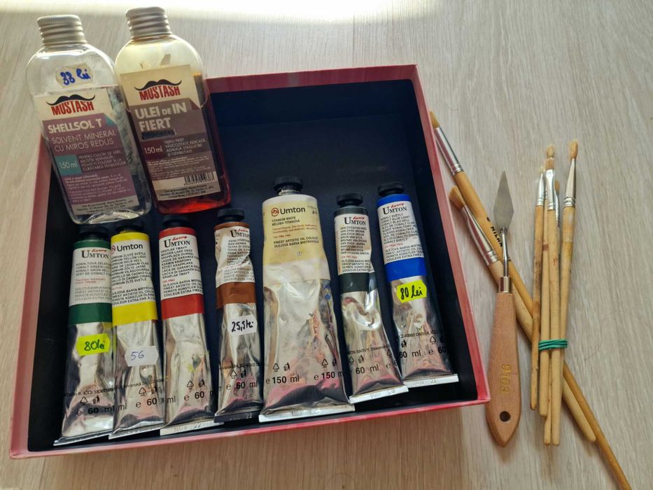 culori in ulei Umton, mediu Mustash si set de pensule cadou
