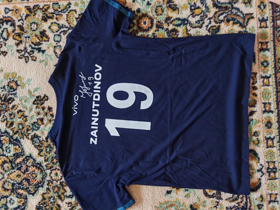 Футболка с подписью