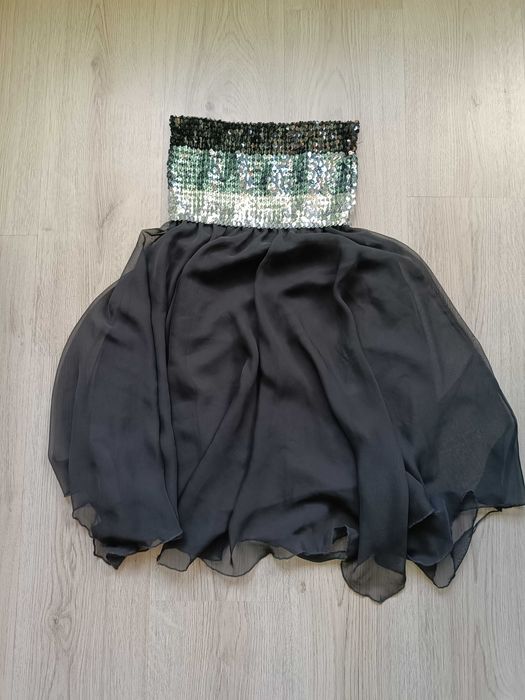 Рокля s-m размер с малка забележка