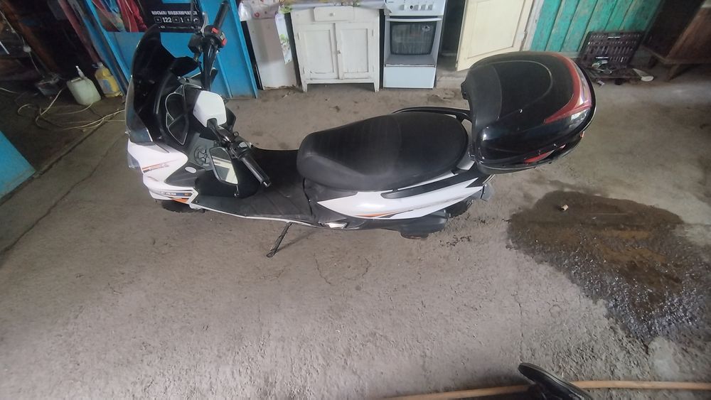 Скутер liya продам