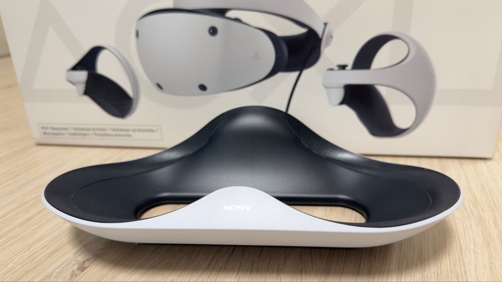 Sony Playstation VR 2  с безжично зарядно- като нови в гаранция